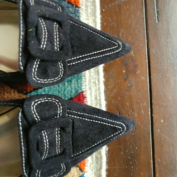 Shoes - Picture 2 of 6